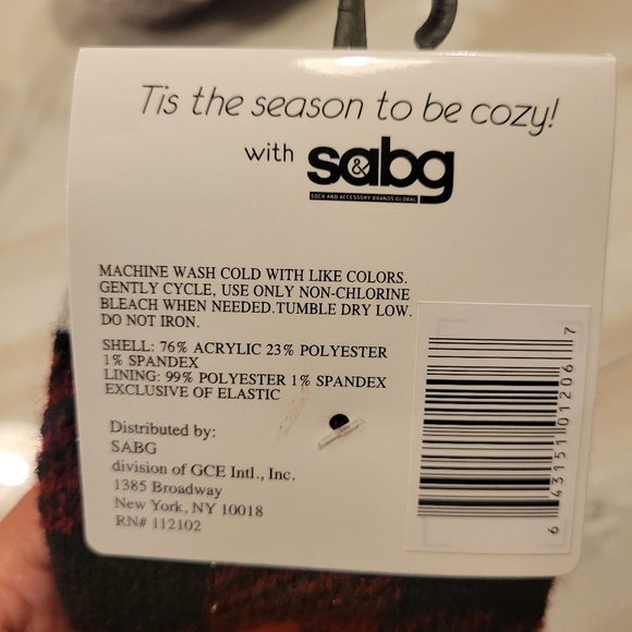 Yuletide cozy socks - Picture 3 of 3